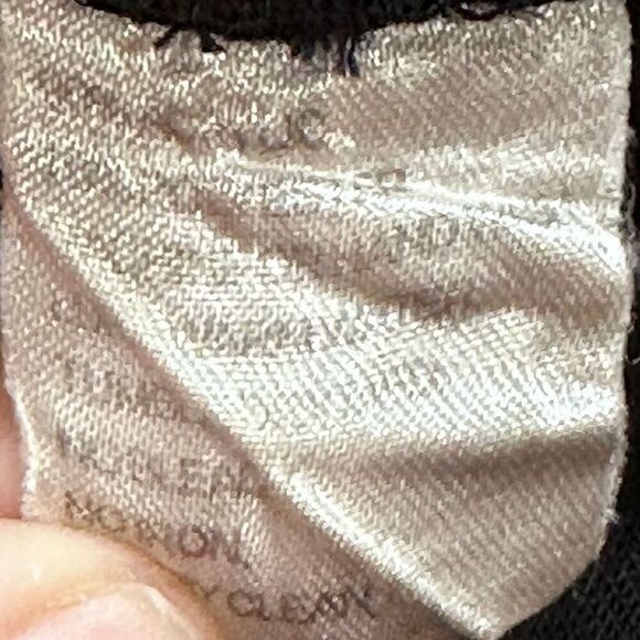 Misook Stretch Knit 3/4 Sleeve Crew - Picture 4 of 4